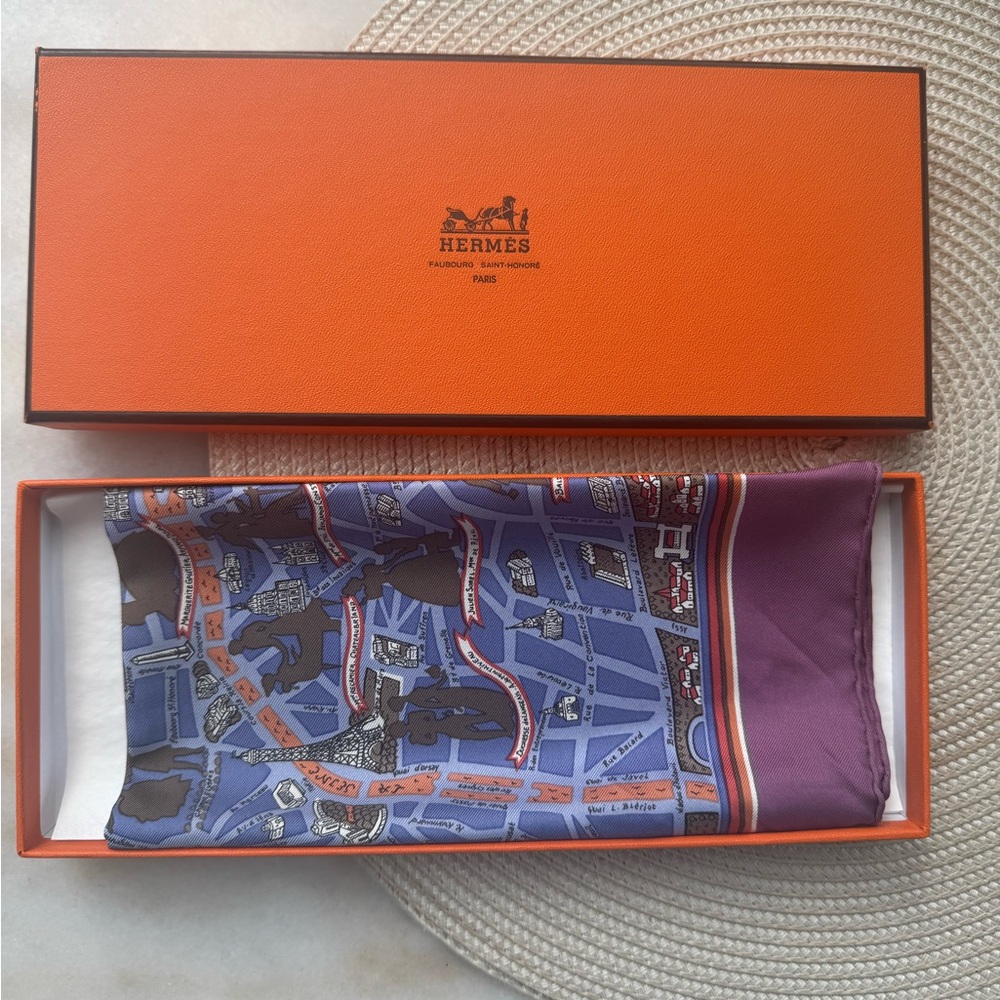 Hermes 40 Les Amoureux de Paris silk scarf